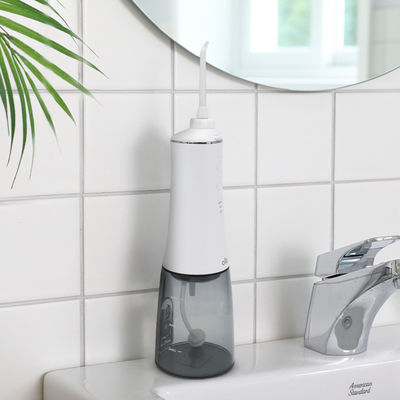 Deep Cleaning Oral Water Flosser IPX7 Waterproof Retractable